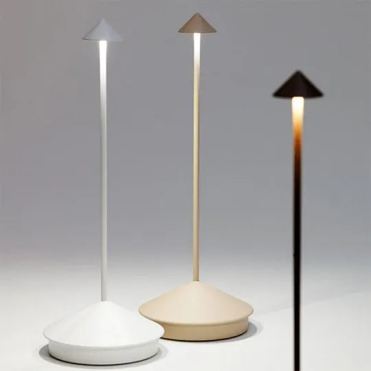 Draadloze LED tafellamp ClarityGlow, modern design, dimbaar sfeerlicht voor binnen & buiten, aluminium.