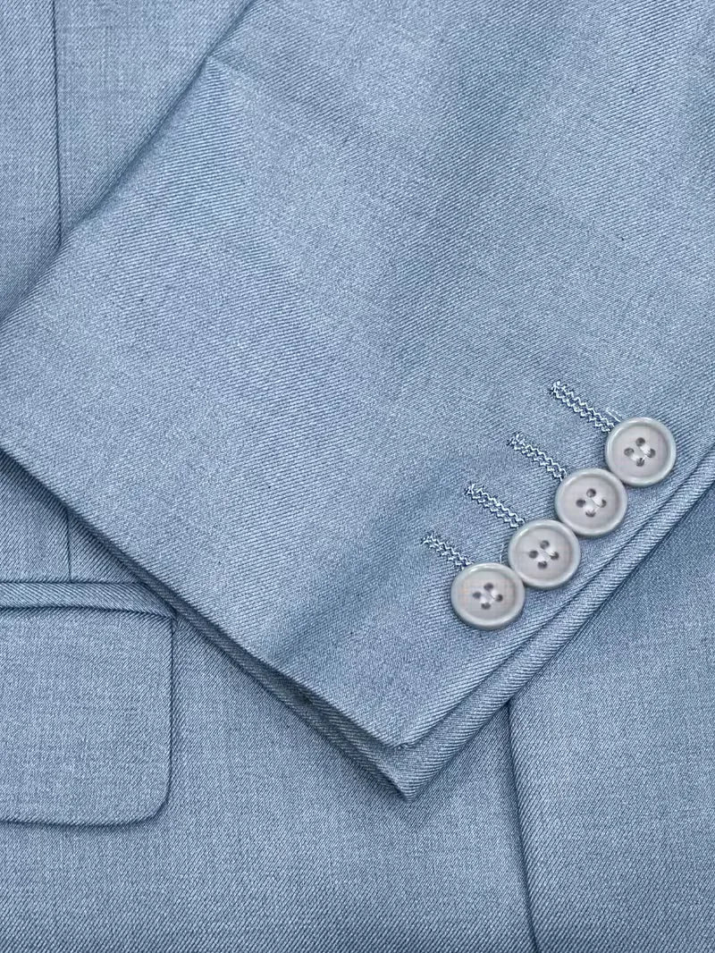 Modern driedelig slim fit heren pak, ideaal voor mannen die stijl en comfort waarderen.