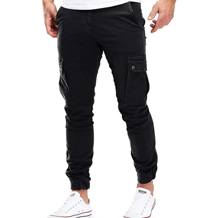 Praktische slim fit heren cargobroek met handige zijzakken voor al je essentials. Comfortabel en modieus.