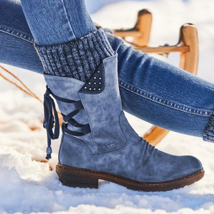 Halfhoge dames winterlaarzen, ideaal voor winterse dagen. Modieus ontwerp met warme voering.
