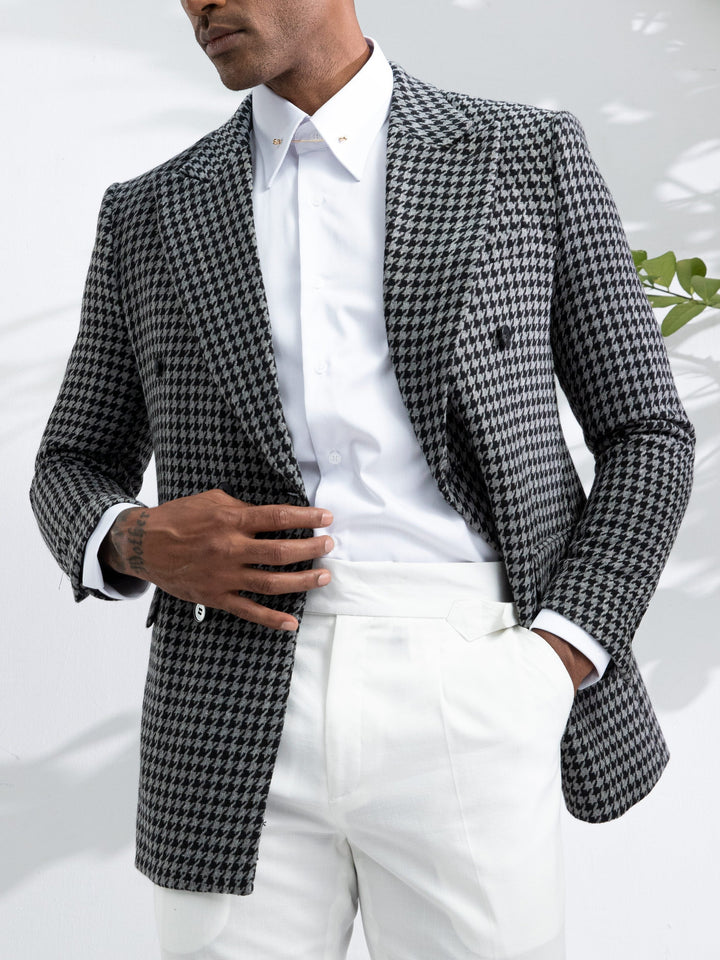 Frontaal beeld van geruite heren blazer Oliver, met reverskraag en knoopsluiting, geschikt voor formele en casual chic.
