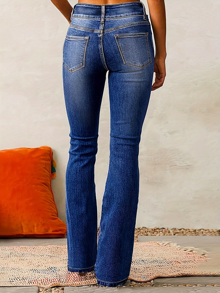 Stijlvolle dames denim high waist flared jeans, perfect voor een tijdloze retro-geïnspireerde vrouwen mode.