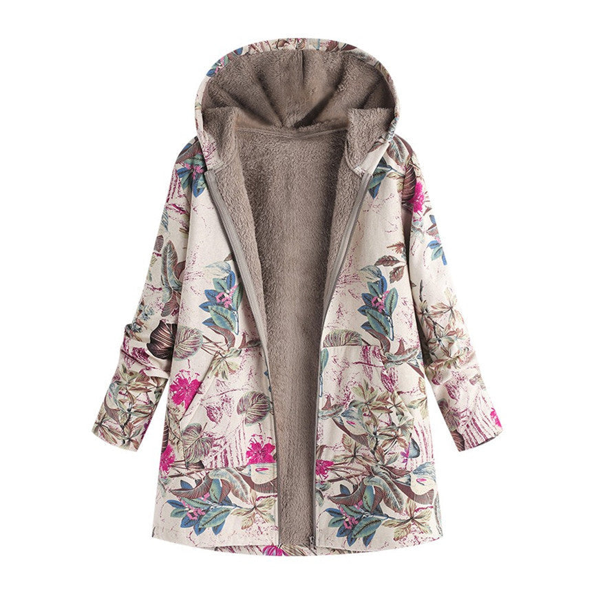 Gedetailleerde weergave van een dames tussenjas: bloemenprint, praktische zijzakken, perfect voor casual look.