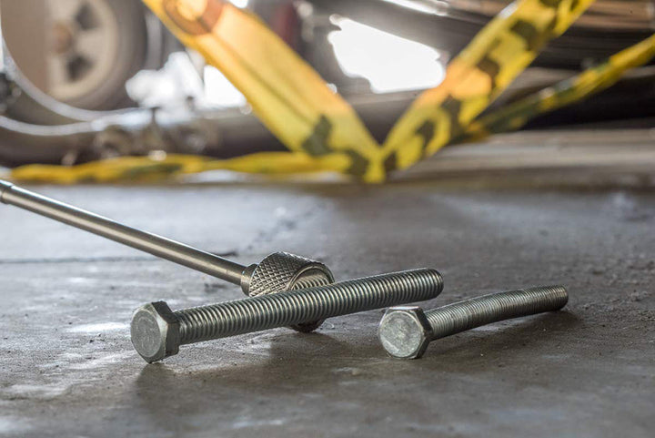 Telescopische magneet oppakgereedschap voor het eenvoudig oppakken van metalen onderdelen in krappe ruimtes.