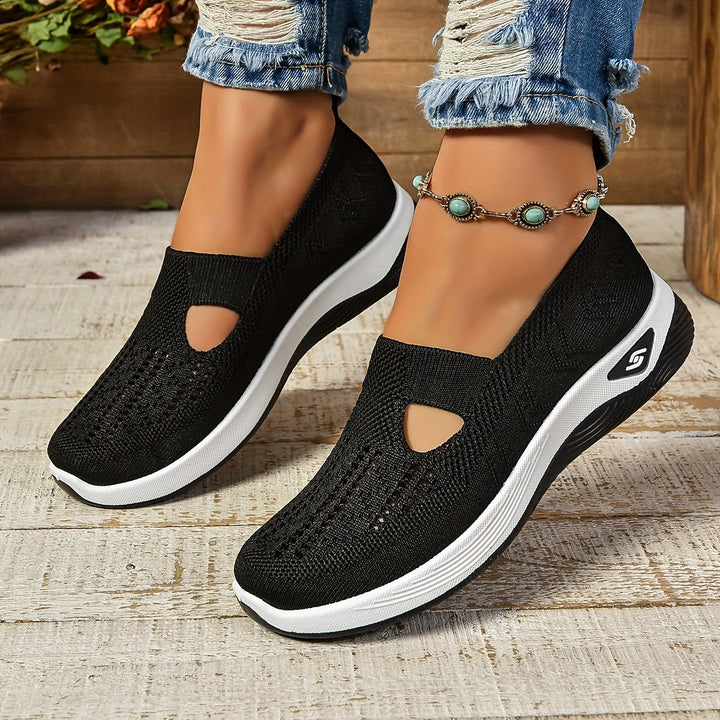 Stijlvolle ademende dames sneakers, slip-on model voor ultiem dagelijks comfort en lichtgewicht wandelen.