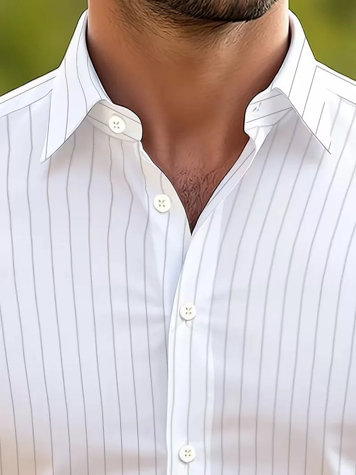 Modern wit heren overhemd met unieke mandarijnkraag, lange mouwen en een slim fit voor een eigentijdse look.
