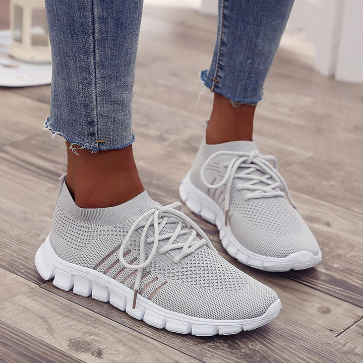 Nieuwste collectie dames sneakers, orthopedisch en comfortabel, perfect voor dagelijks loopcomfort en een moderne stijl.