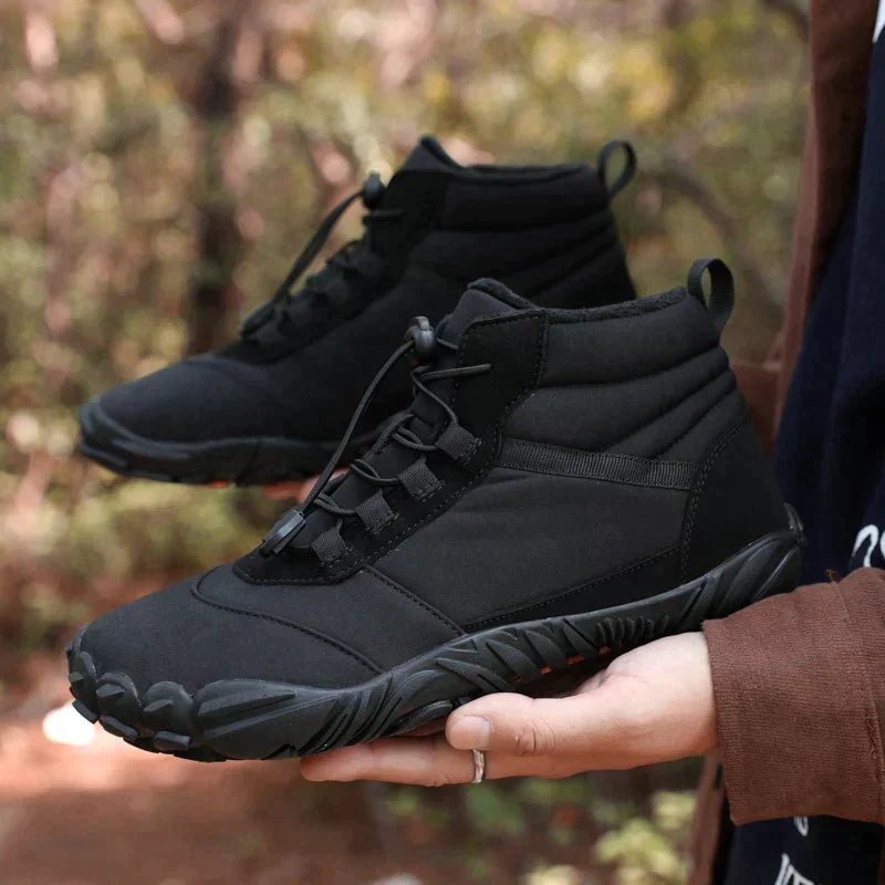 Warme heren buitenschoenen voor de winter, met comfortabele pasvorm en robuust design.