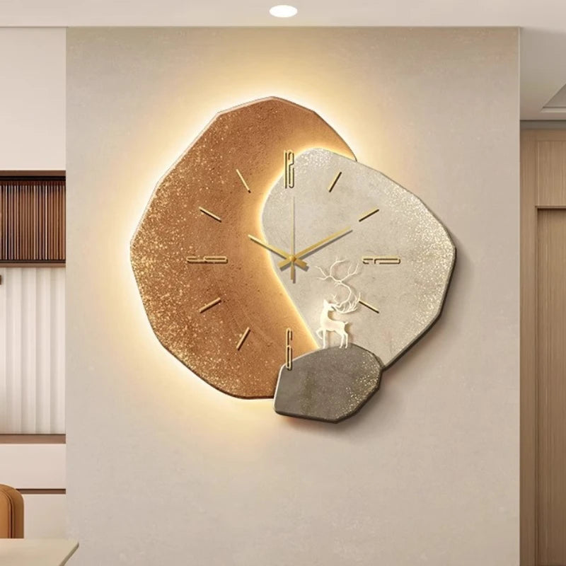 Houten Scandinavische wandklok, minimalistisch design, perfect voor woning en kantoor.