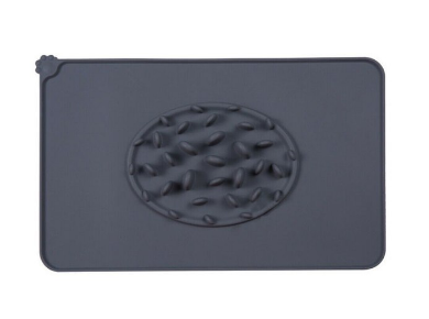 Een huisdier likt aan de innovatieve slowfeeder mat. Ideaal voor stressvermindering en betere spijsvertering van voeding.