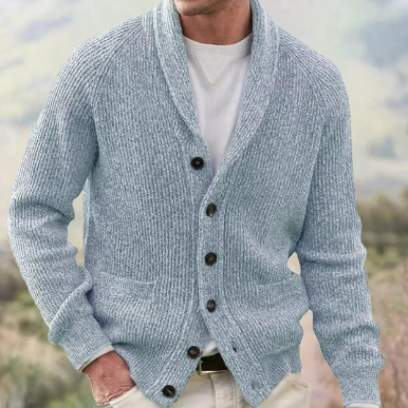 Formeel heren vest van wolmix met V-hals, gedragen over een overhemd. Elegante herenkleding voor kantoor.