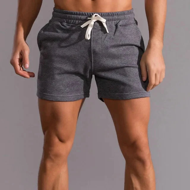 Detail van de verstelbare trekkoord en elastische taille van deze comfortabele regular fit heren shorts.