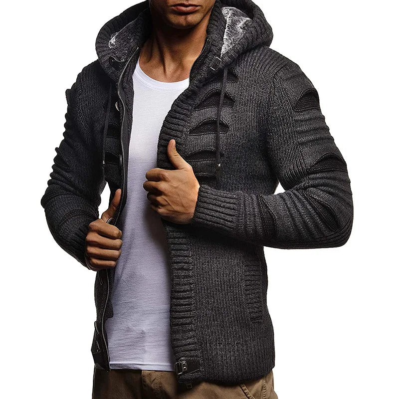 Comfortabel gebreid heren knoopvest, perfect als overgangsjas voor lente, herfst en winter.
