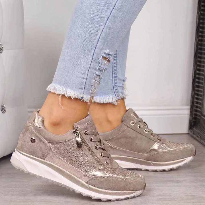 Moderne orthopedische damesschoenen, combineren casual stijl met de beste ondersteuning voor actieve dagen.