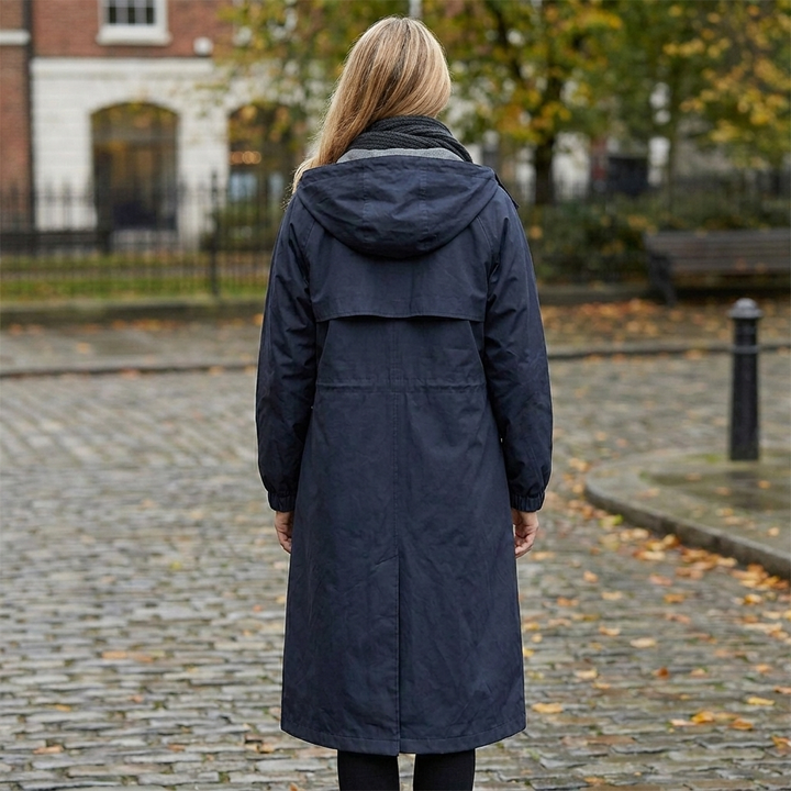 Comfortabele dames regenjas, ademend en stijlvol voor dagelijks gebruik en lichte outdooractiviteiten in de lente.