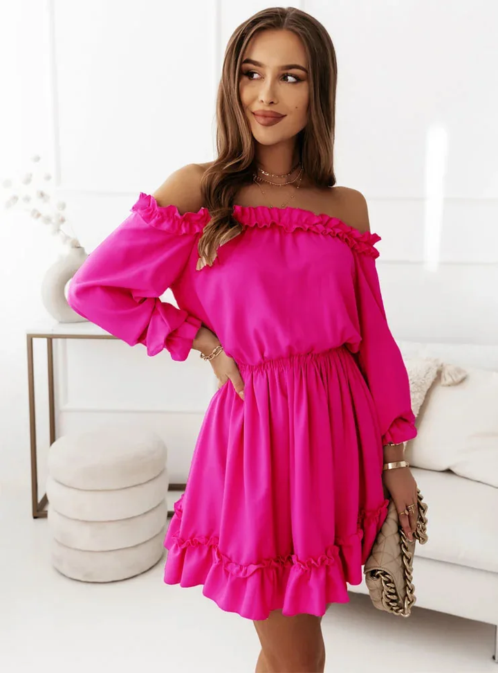 Off-shoulder dames zomerjurk met sierlijke ruches, ideaal voor een vrolijke en vrouwelijke look.