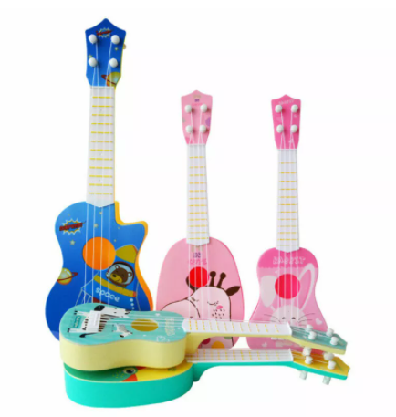 Blij kind speelt op een educatieve mini ukulele, stimuleert creatief spel en fijne motoriek.