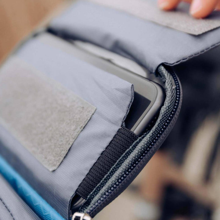 Duurzame unisex fietstas (zwart) met ingebouwde telefoonhouder en touchscreen. Beschermt je smartphone waterdicht.