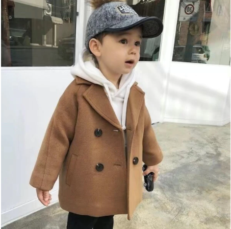 Trendy khaki katoenen kinderjas; comfortabele & warme jongens winterjas. Ideaal voor modebewuste kinderen.