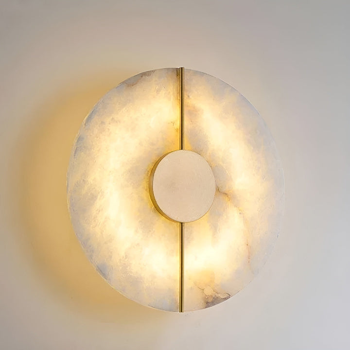 Stijlvolle LED muurlamp, perfect als slaapkamerlamp of woonkamerlamp, met zachte sfeerverlichting.