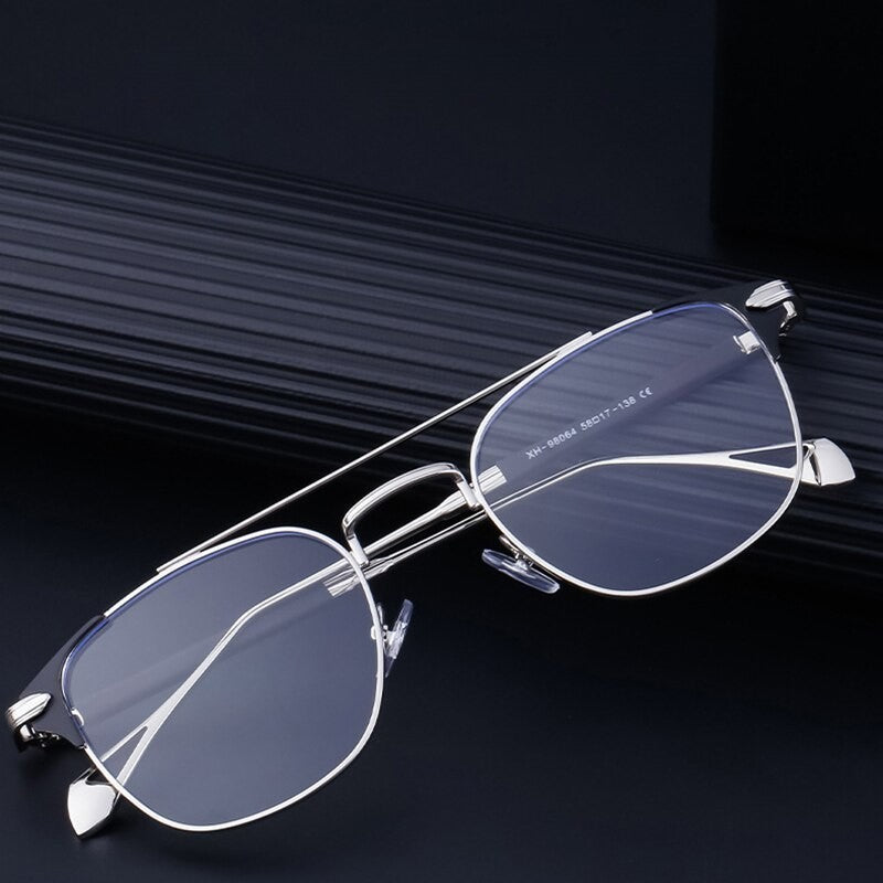 Stijlvolle unisex Enigma zonnebril met optimale UV-bescherming. Perfect voor comfort en een moderne look.