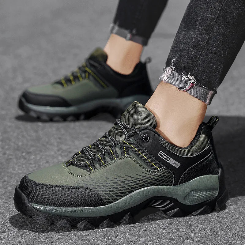 Legergroene casual leren herensneakers, comfortabel en duurzaam, perfect voor dagelijks gebruik.