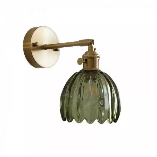 Handgemaakte look tulp wandlamp met gedetailleerd glazen ontwerp, uniek sfeerlicht.