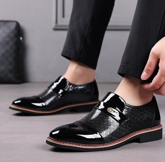 Klassieke zwarte leren brogues voor heren, ideaal voor formele gelegenheden of een stijlvolle zakelijke look.
