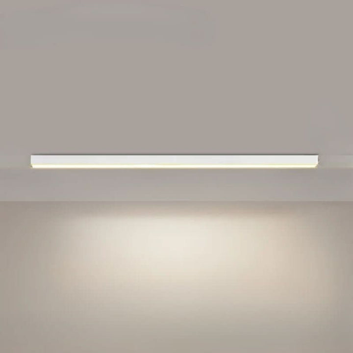 Strakke LED plafondlamp voor keuken, biedt helder licht en energiezuinig design.