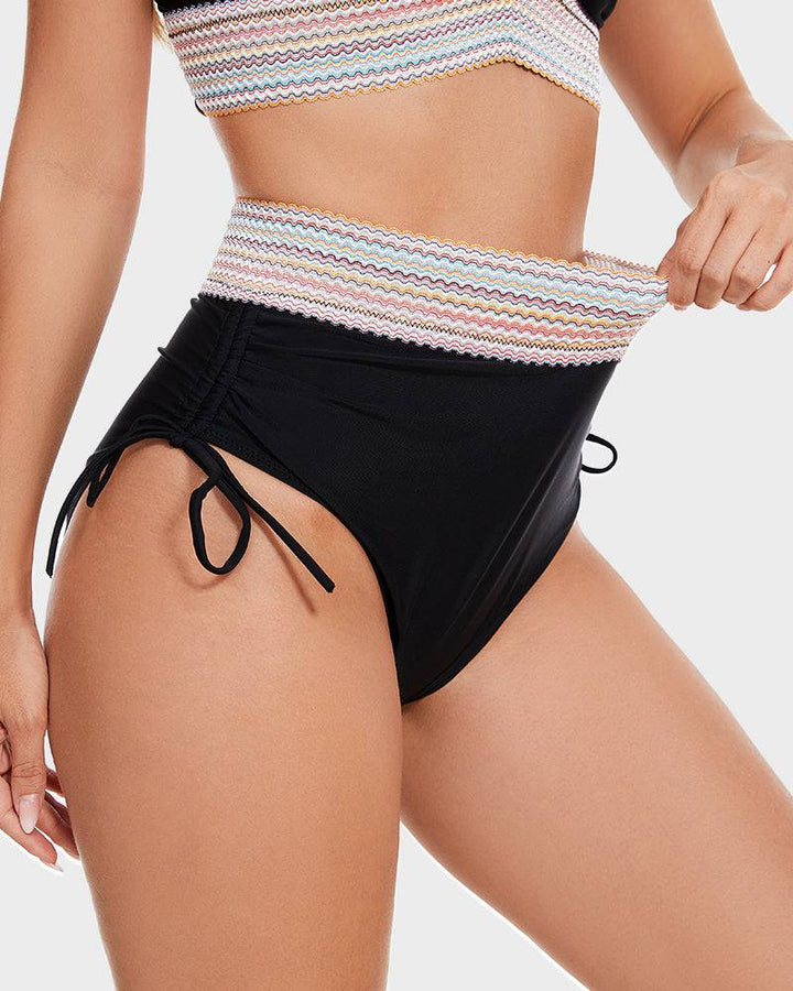 Hoge taille corrigerende dames bikini, met buikcontrole en stijlvol kleurblok voor het strand.