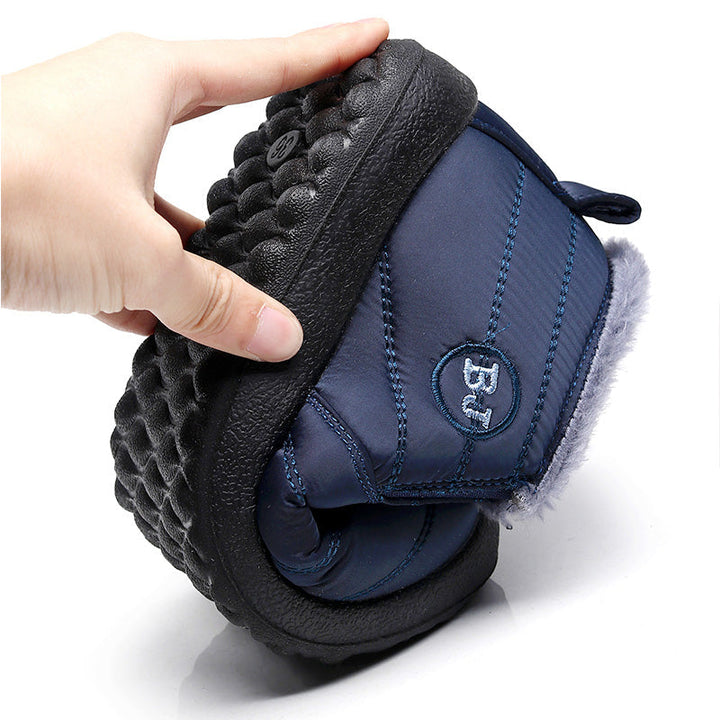 Rode dames winterlaarzen, comfortabel en warm, met sterke antislipzool voor veiligheid.