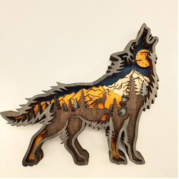 Artistieke houten wolf wanddecoratie. Unieke handgemaakte 3D dieren decoratie die elke kamer verrijkt met sfeer.