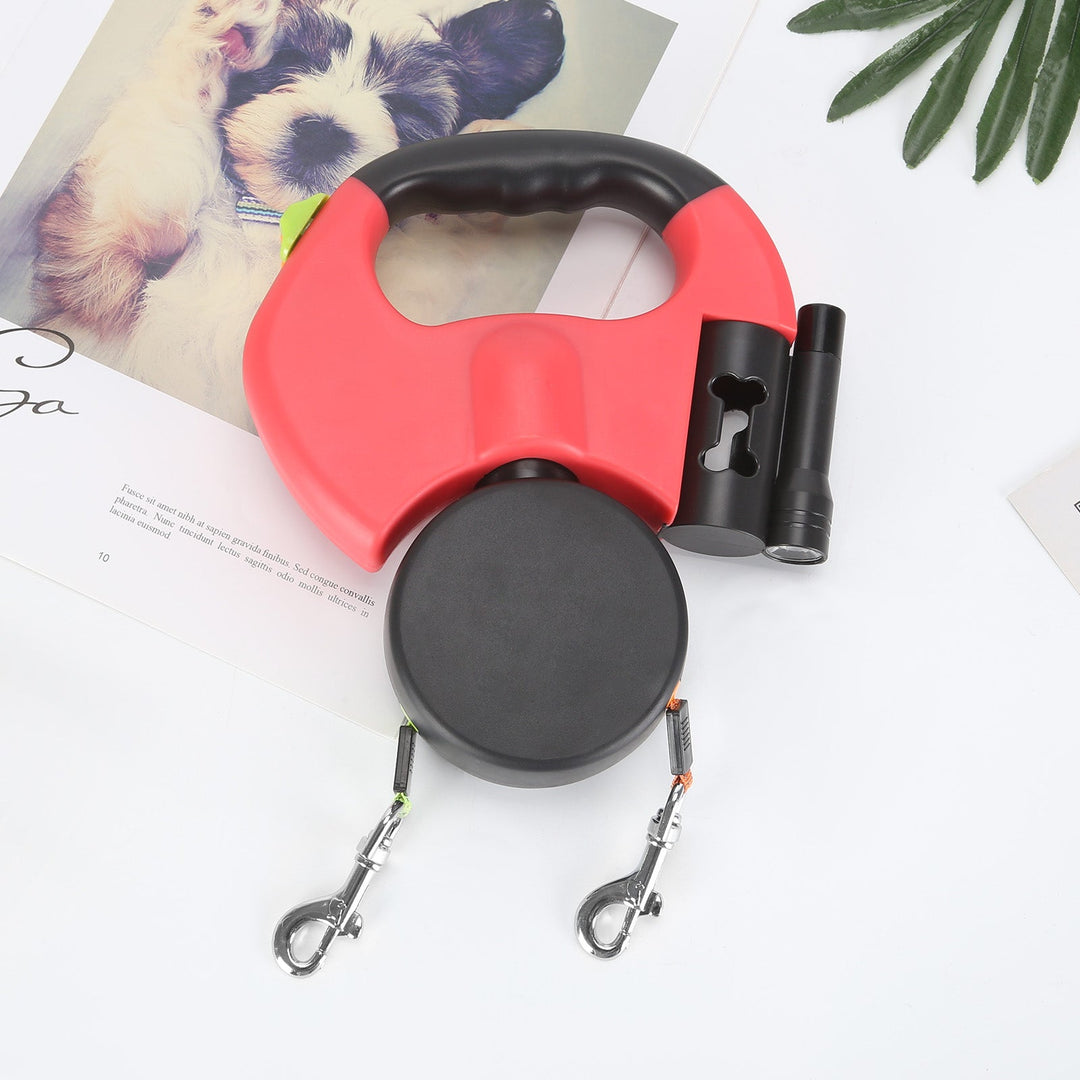 Praktische hondenaccessoire: dubbele oprolbare hondenlijn met zaklamp voor twee huisdieren, duurzaam.